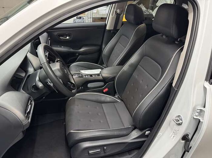 Honda ZR-V 2.0 e:HEV Hybrid Sport | 8-fach Bereift | Black Ed