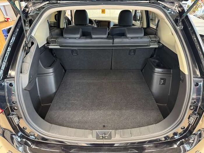 Mitsubishi Outlander Diamant Edition+ 4WD