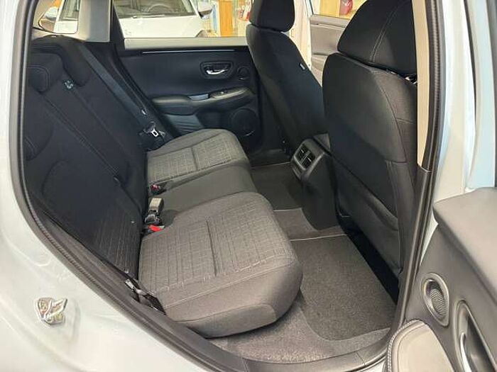Honda ZR-V ZR-V 2.0 e:HEV Elegance | Aero Paket | 19' | Allwetterreifen | 8 Jahre Garantie